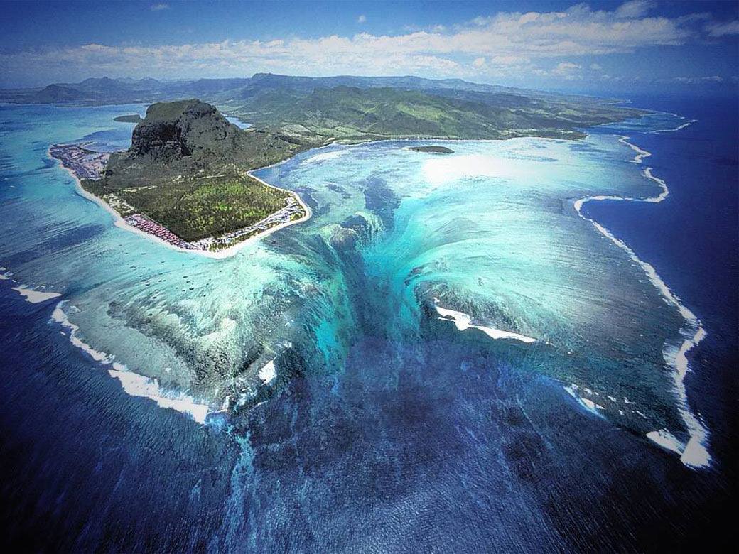 подводный водопад Маврикия